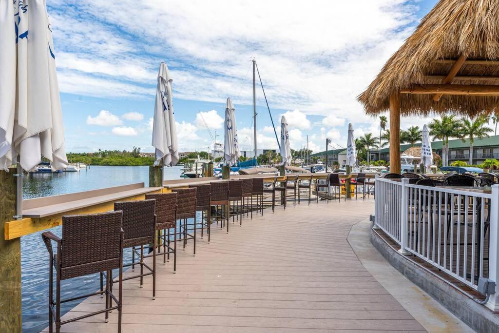 Waterfront, Pool, Tiki Bar & Grill, Gym, Location! Apartment Sarasota Exterior foto
