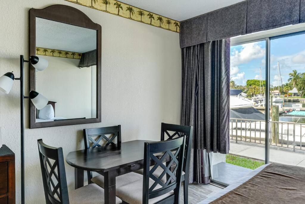 Waterfront, Pool, Tiki Bar & Grill, Gym, Location! Apartment Sarasota Exterior foto