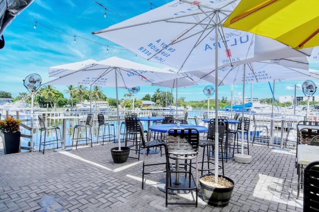 Waterfront, Pool, Tiki Bar & Grill, Gym, Location! Apartment Sarasota Exterior foto