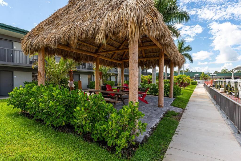 Waterfront, Pool, Tiki Bar & Grill, Gym, Location! Apartment Sarasota Exterior foto